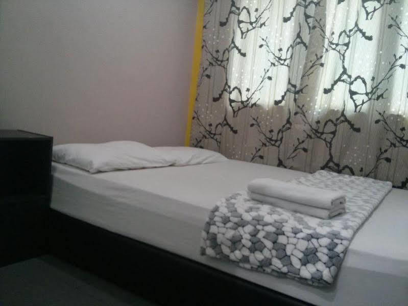 Oyo 43927 Sassana Hotel Куала-Лумпур Екстер'єр фото